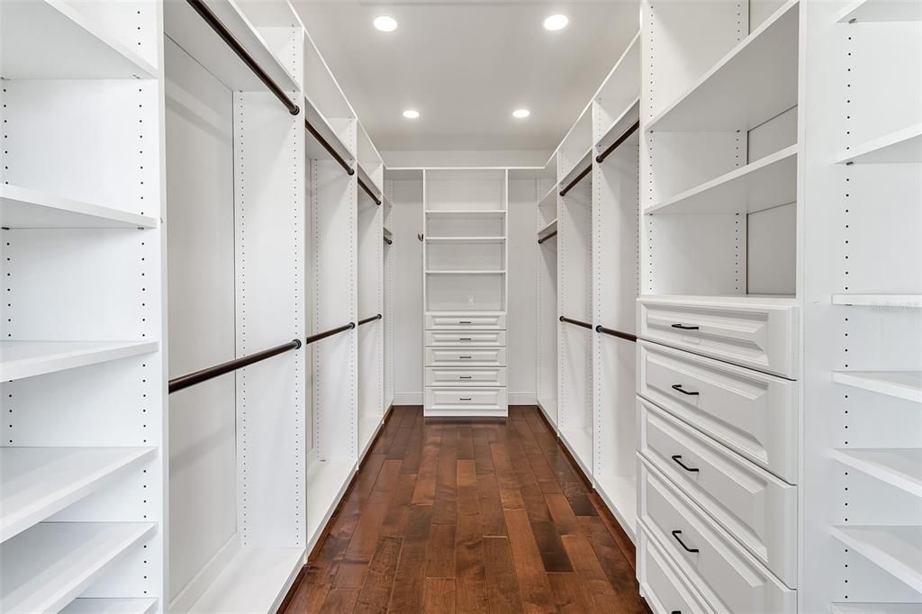 En Venta: $3,950,000 (4 camas, 3 baños, 4330 Pies cuadrados)