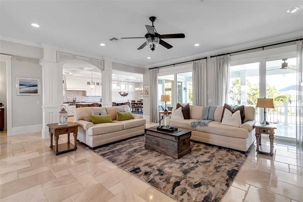 En Venta: $3,950,000 (4 camas, 3 baños, 4330 Pies cuadrados)