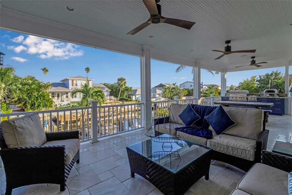 En Venta: $3,950,000 (4 camas, 3 baños, 4330 Pies cuadrados)