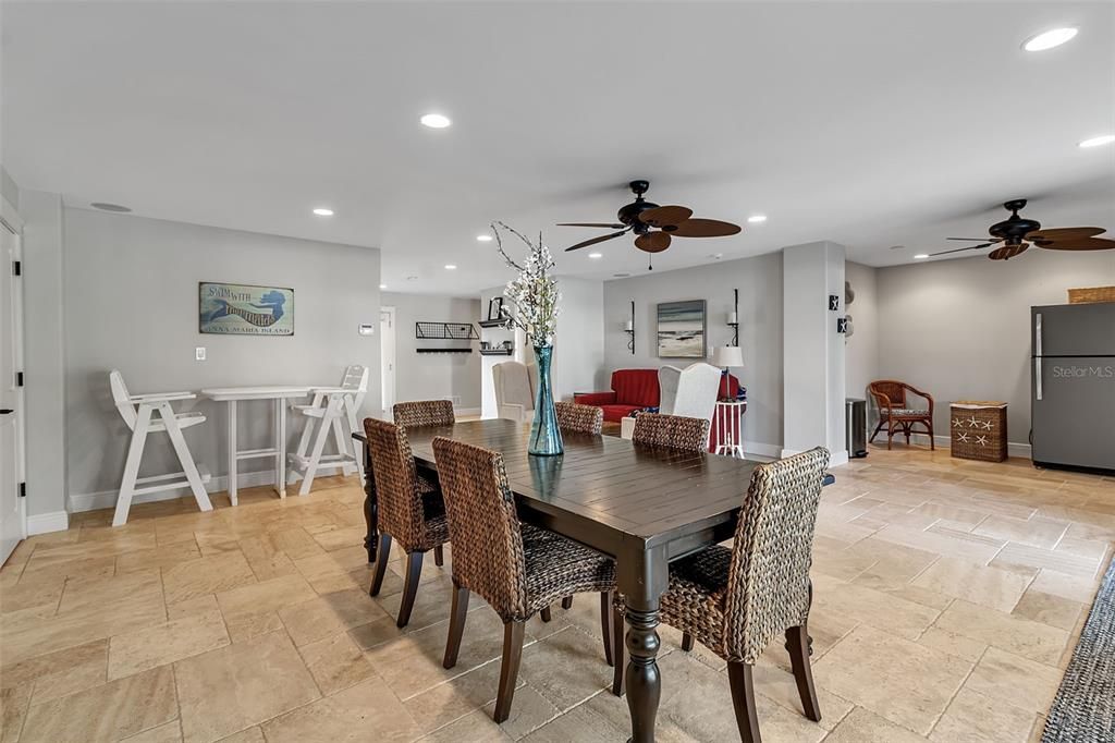 En Venta: $3,950,000 (4 camas, 3 baños, 4330 Pies cuadrados)