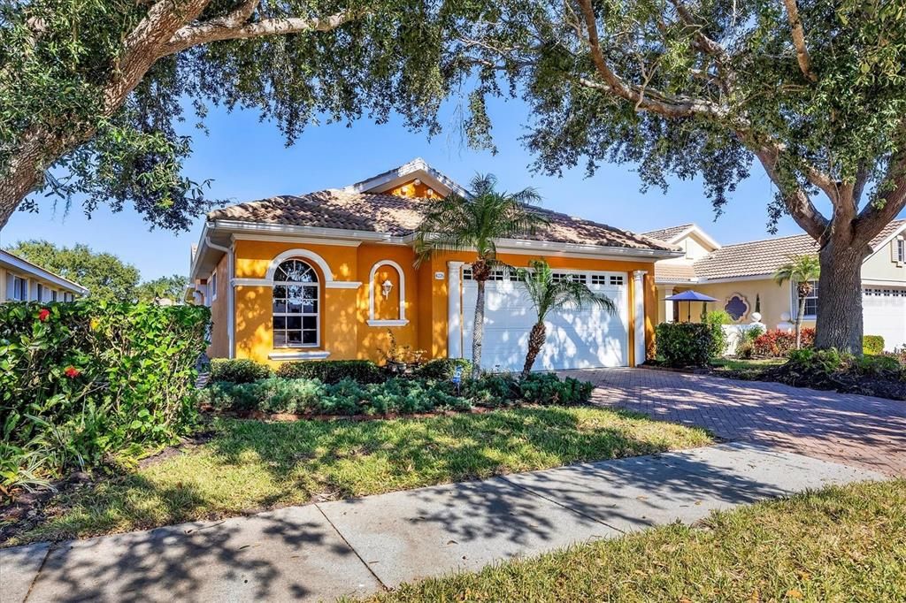 For Sale: $460,000 (3 beds, 2 baths, 2147 Square Feet)