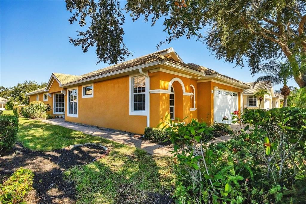 For Sale: $460,000 (3 beds, 2 baths, 2147 Square Feet)