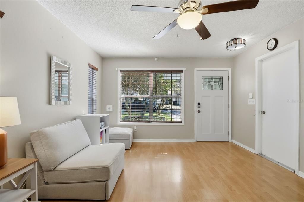 For Sale: $368,000 (3 beds, 2 baths, 1566 Square Feet)