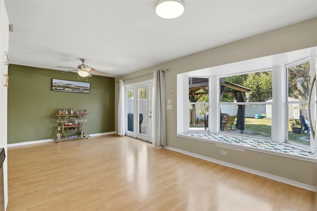 For Sale: $368,000 (3 beds, 2 baths, 1566 Square Feet)