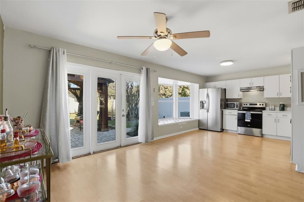 For Sale: $368,000 (3 beds, 2 baths, 1566 Square Feet)