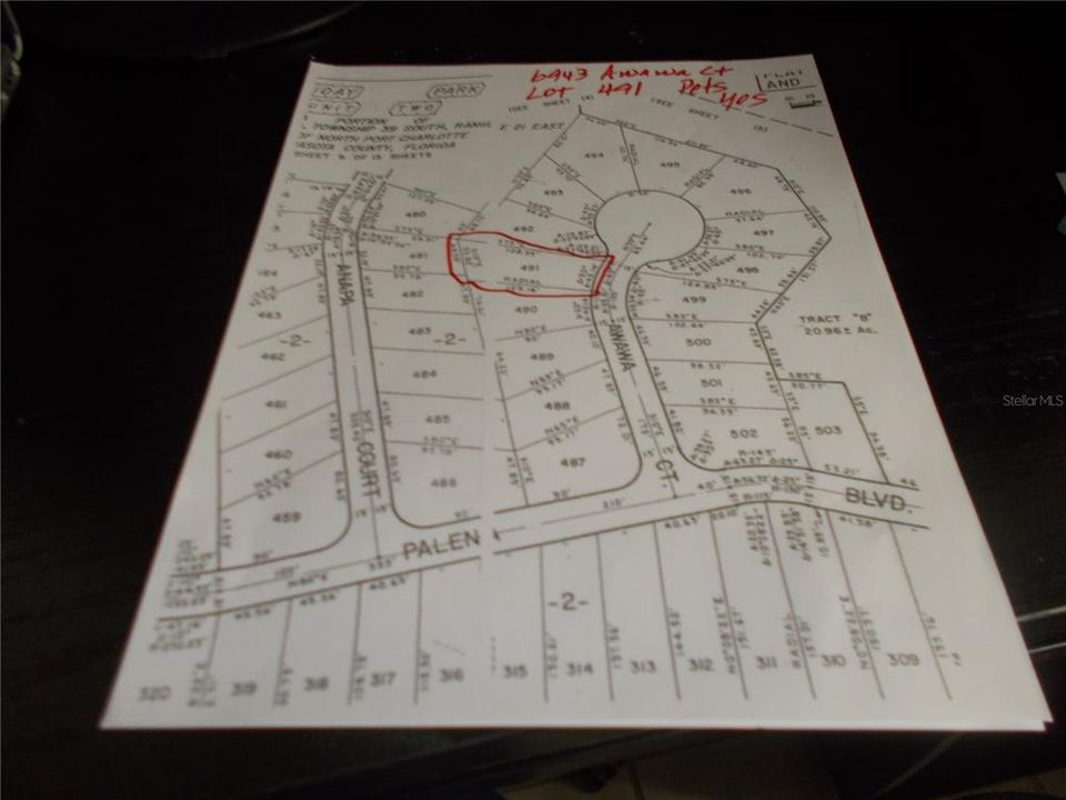 待售: $5,900 (0.12 acres)