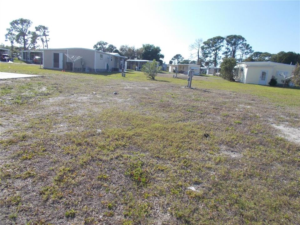 待售: $5,900 (0.12 acres)