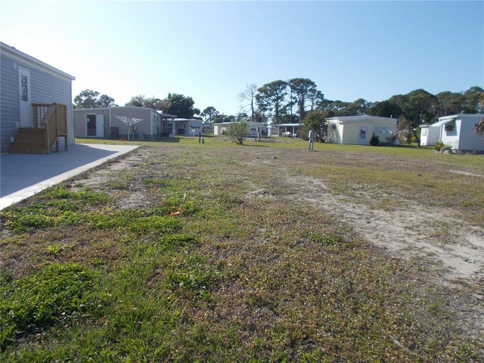 待售: $5,900 (0.12 acres)