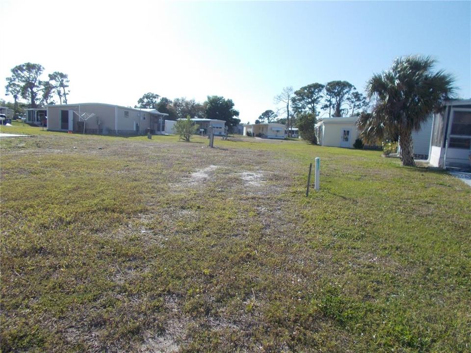 待售: $5,900 (0.12 acres)