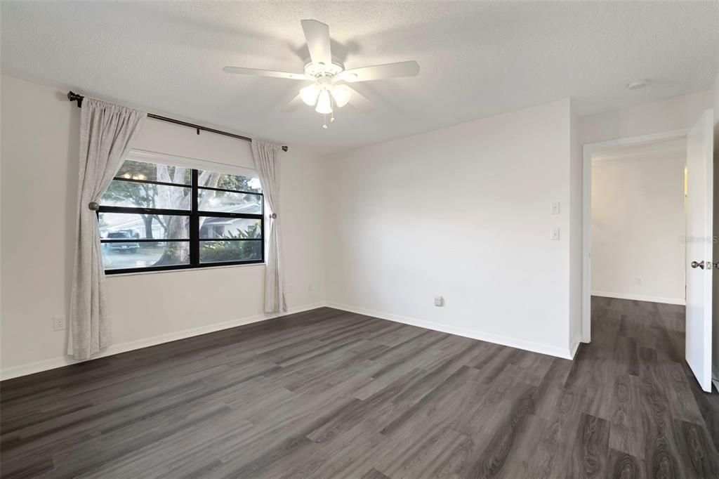 待售: $174,900 (2 贝兹, 2 浴室, 1857 平方英尺)