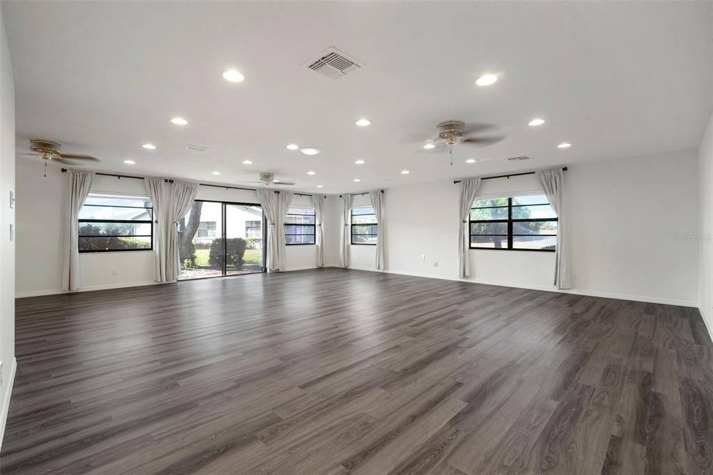 待售: $174,900 (2 贝兹, 2 浴室, 1857 平方英尺)