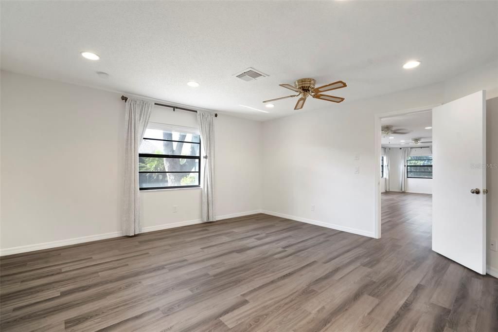 待售: $174,900 (2 贝兹, 2 浴室, 1857 平方英尺)