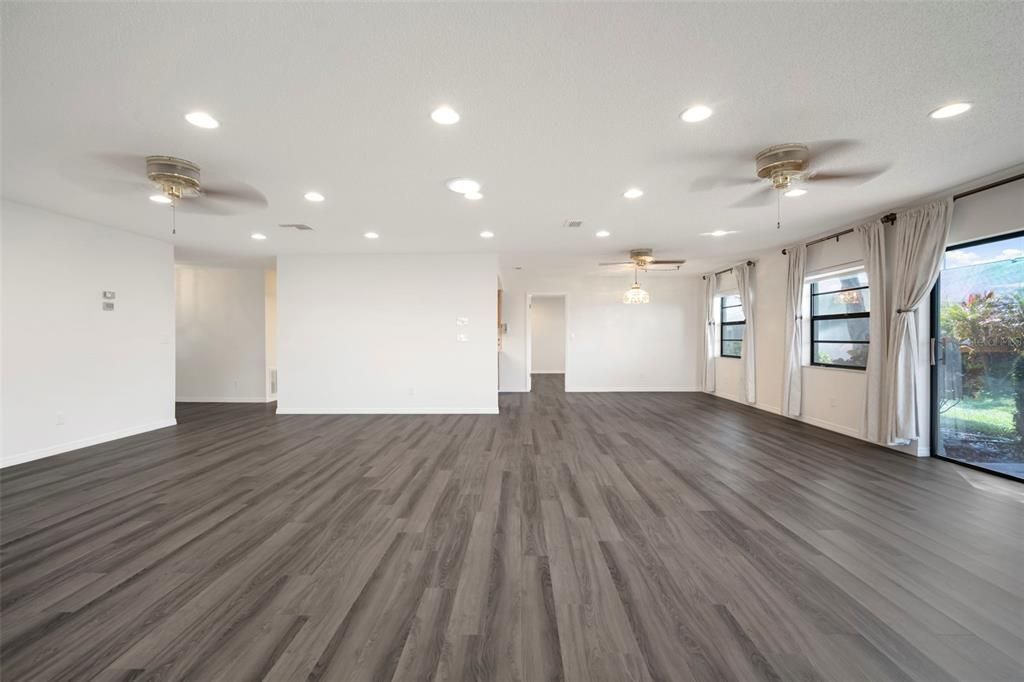 待售: $174,900 (2 贝兹, 2 浴室, 1857 平方英尺)