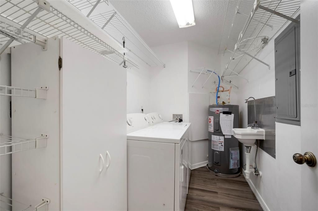 待售: $174,900 (2 贝兹, 2 浴室, 1857 平方英尺)