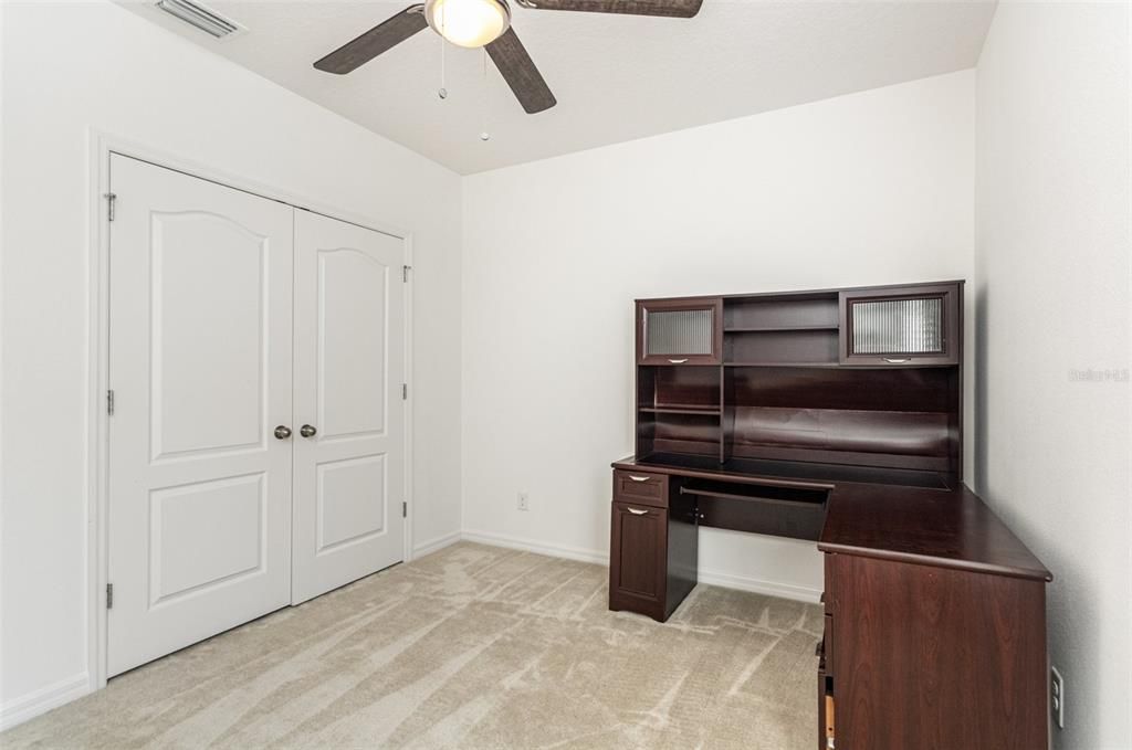 En Venta: $383,900 (4 camas, 2 baños, 2100 Pies cuadrados)