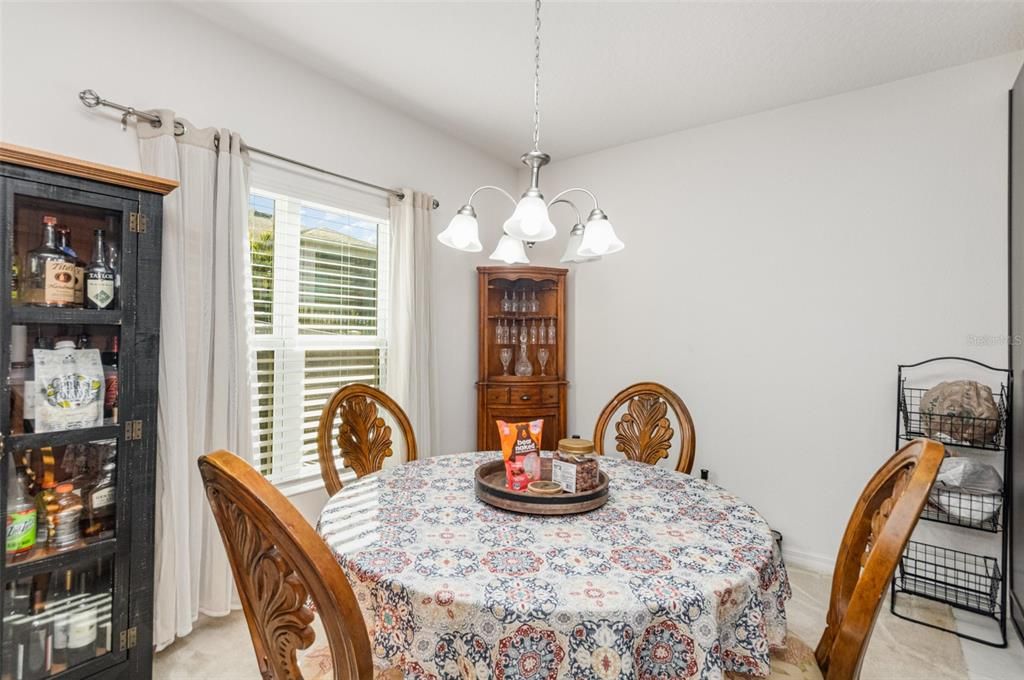 En Venta: $383,900 (4 camas, 2 baños, 2100 Pies cuadrados)