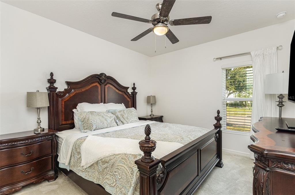 En Venta: $383,900 (4 camas, 2 baños, 2100 Pies cuadrados)