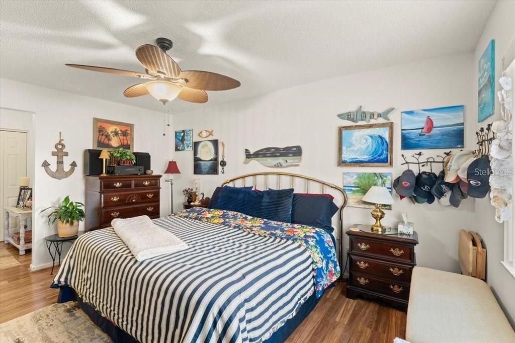 На продажу: $195,000 (2 спален, 2 ванн, 1006 Квадратных фут)