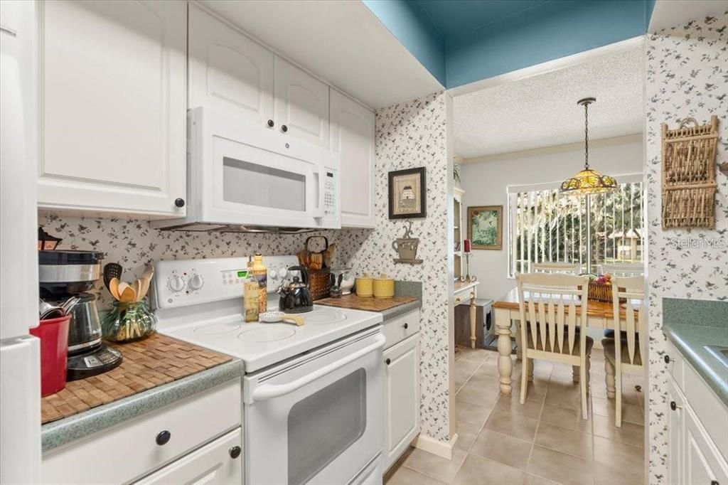 На продажу: $195,000 (2 спален, 2 ванн, 1006 Квадратных фут)