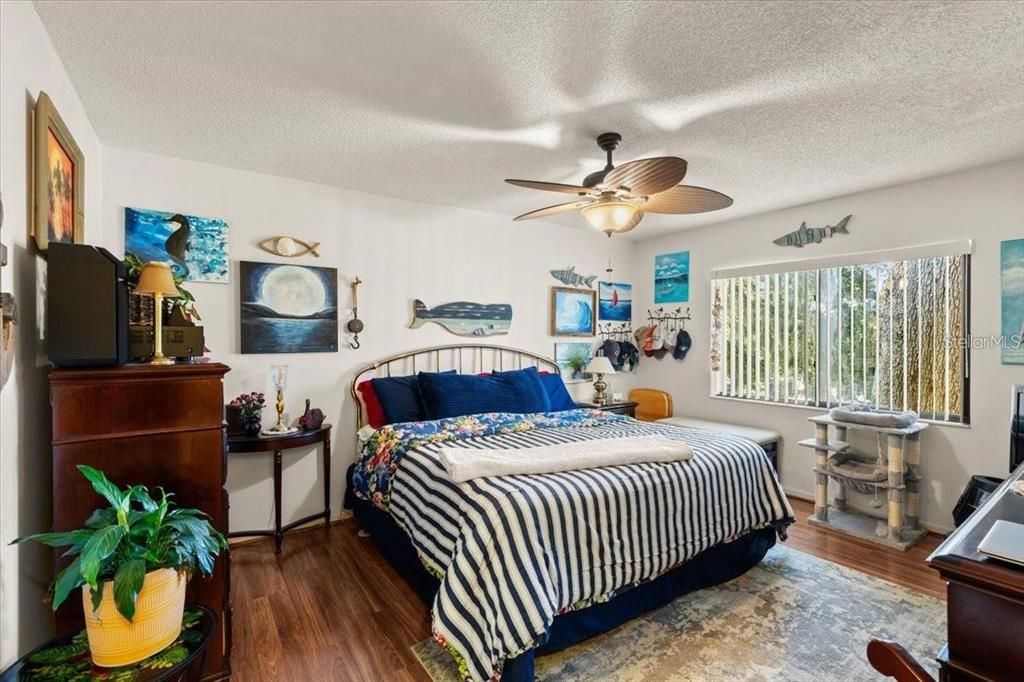 На продажу: $195,000 (2 спален, 2 ванн, 1006 Квадратных фут)