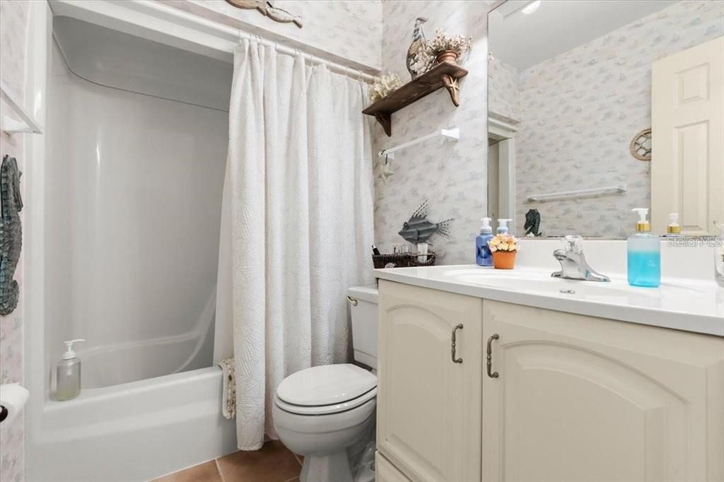 На продажу: $195,000 (2 спален, 2 ванн, 1006 Квадратных фут)