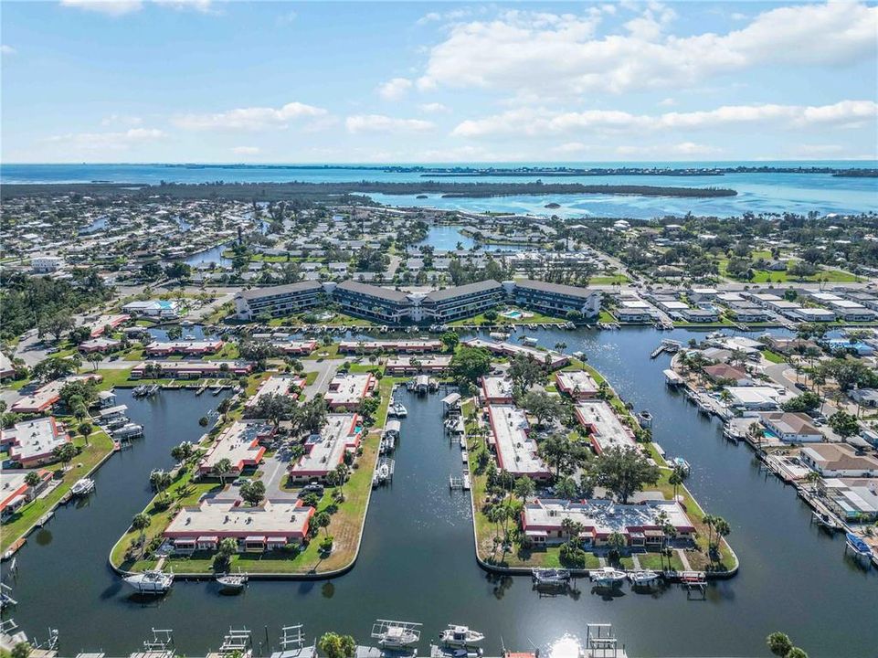 For Sale: $484,900 (2 beds, 2 baths, 1120 Square Feet)