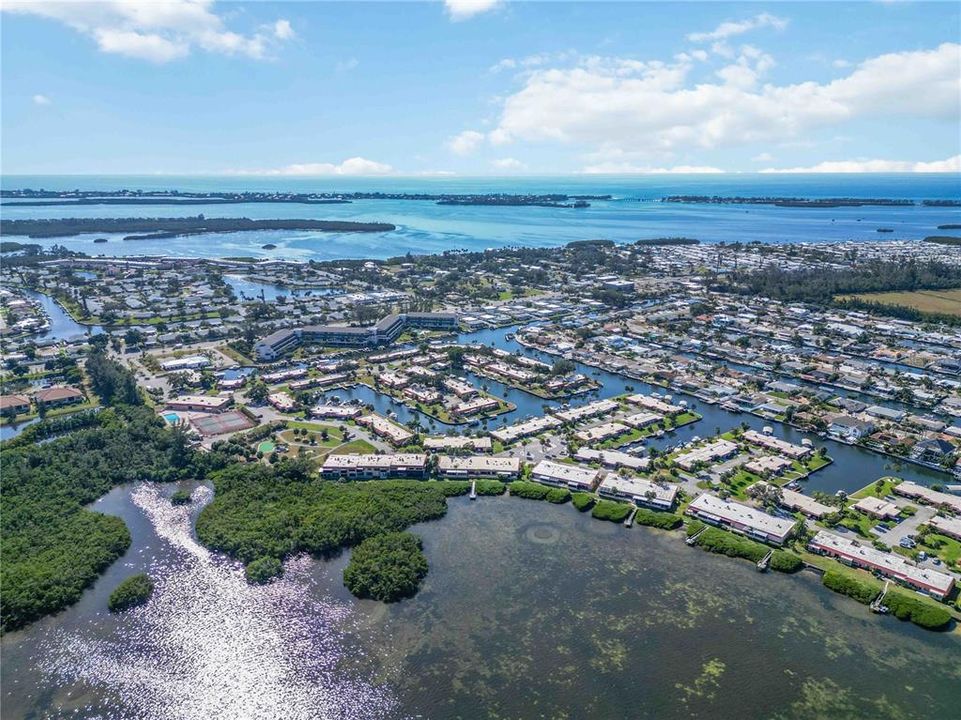 For Sale: $484,900 (2 beds, 2 baths, 1120 Square Feet)