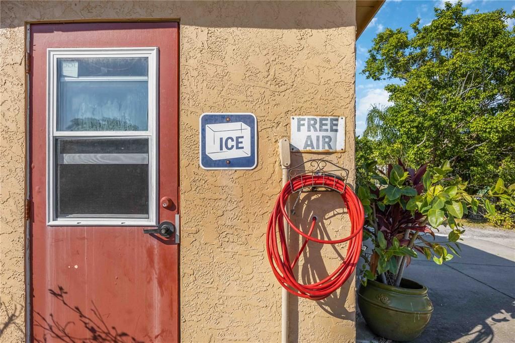 For Sale: $484,900 (2 beds, 2 baths, 1120 Square Feet)