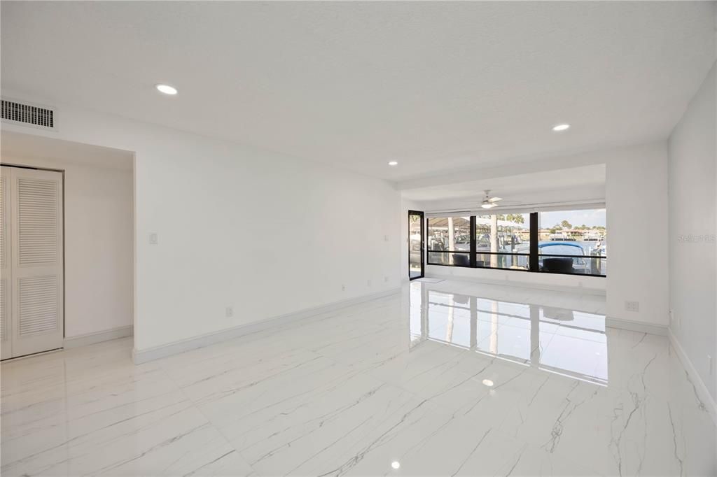 For Sale: $484,900 (2 beds, 2 baths, 1120 Square Feet)