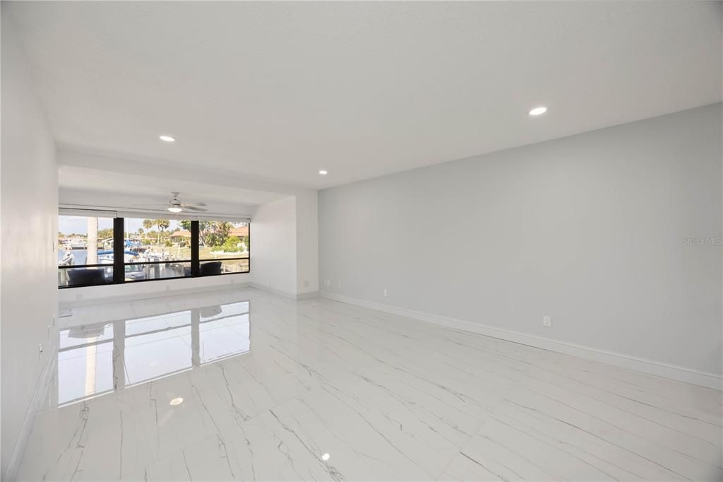 For Sale: $484,900 (2 beds, 2 baths, 1120 Square Feet)