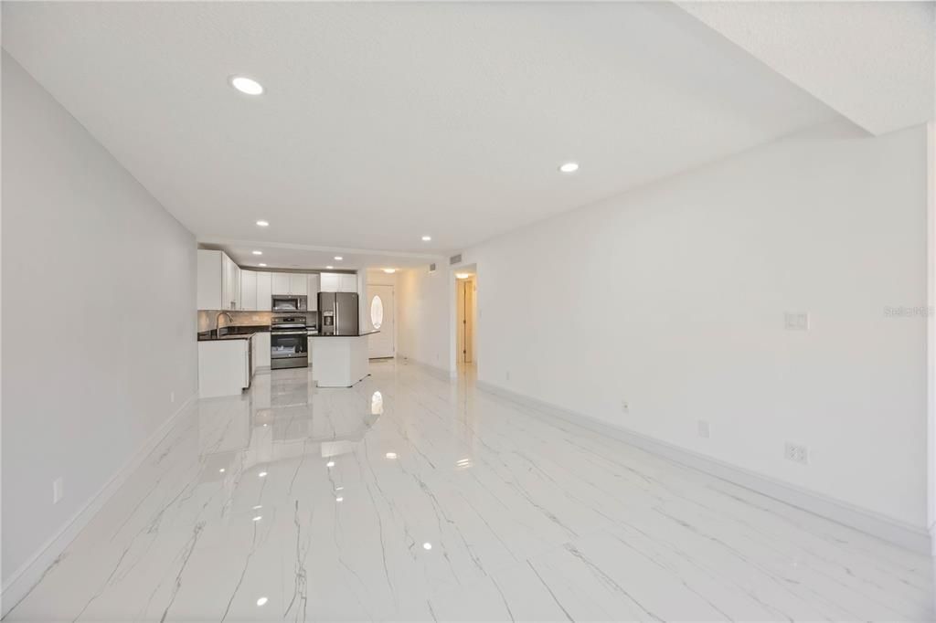 For Sale: $484,900 (2 beds, 2 baths, 1120 Square Feet)