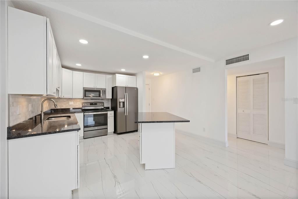 For Sale: $484,900 (2 beds, 2 baths, 1120 Square Feet)