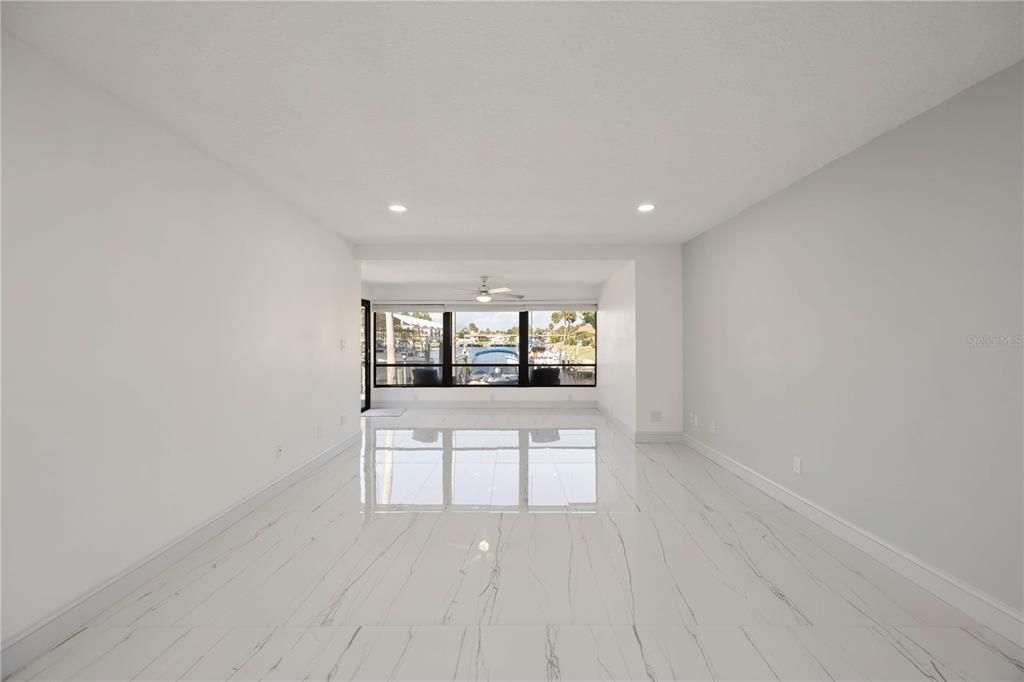 For Sale: $484,900 (2 beds, 2 baths, 1120 Square Feet)