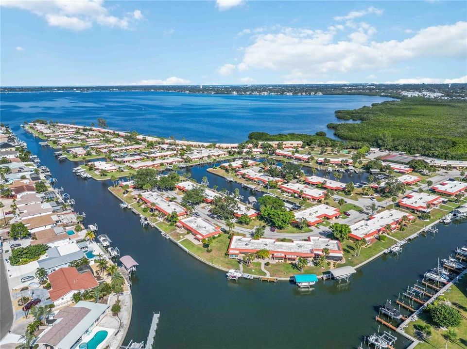 For Sale: $484,900 (2 beds, 2 baths, 1120 Square Feet)