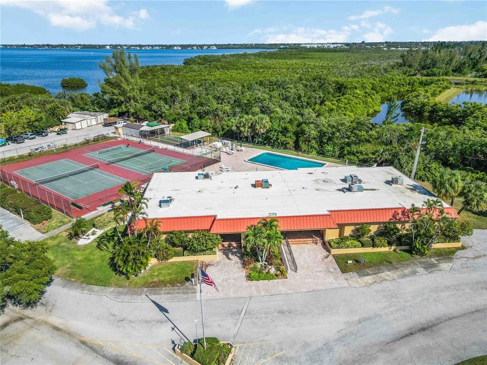 For Sale: $484,900 (2 beds, 2 baths, 1120 Square Feet)