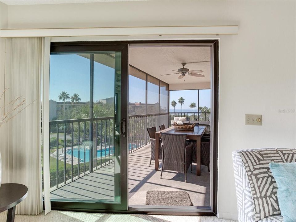 For Sale: $429,000 (2 beds, 2 baths, 1550 Square Feet)