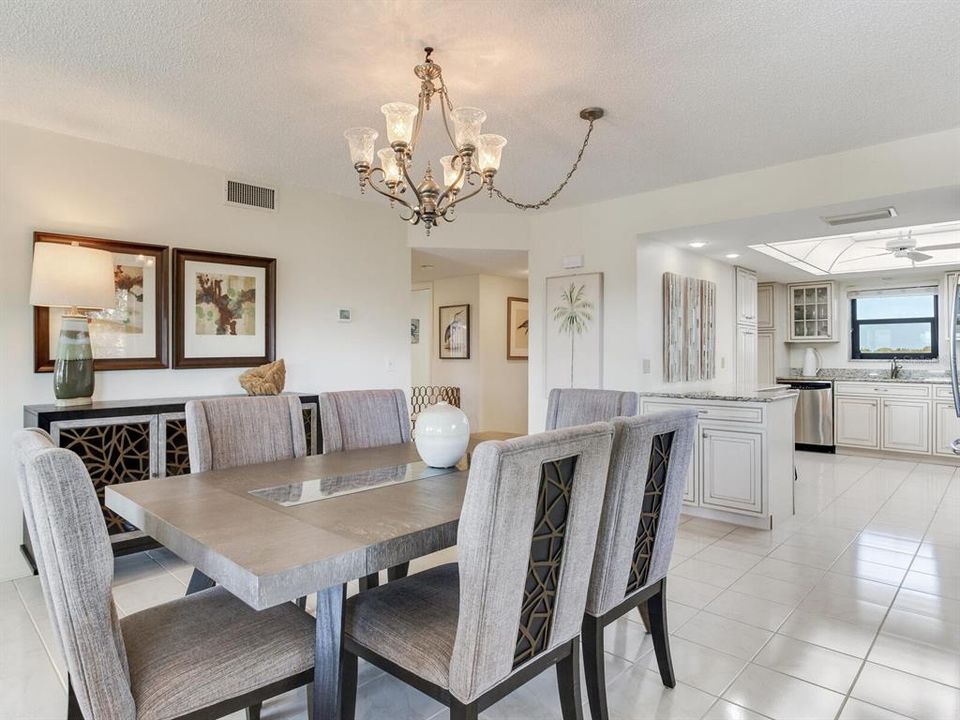 For Sale: $429,000 (2 beds, 2 baths, 1550 Square Feet)