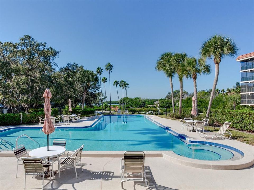 For Sale: $429,000 (2 beds, 2 baths, 1550 Square Feet)