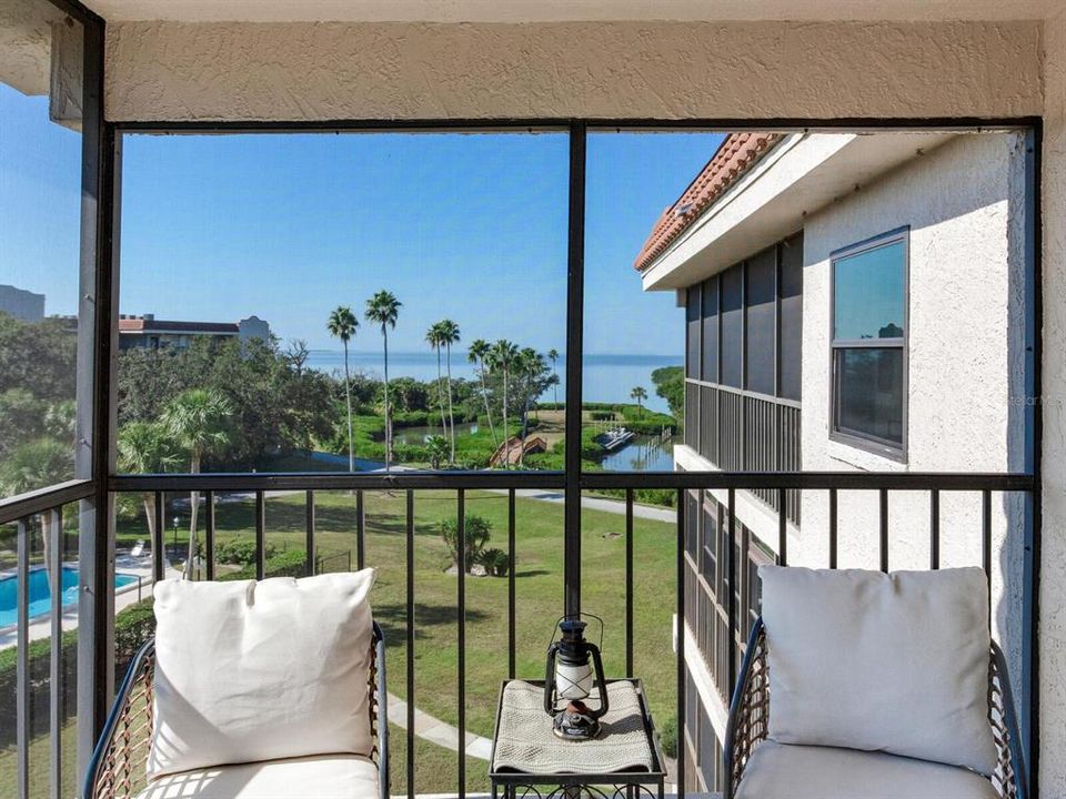 For Sale: $429,000 (2 beds, 2 baths, 1550 Square Feet)