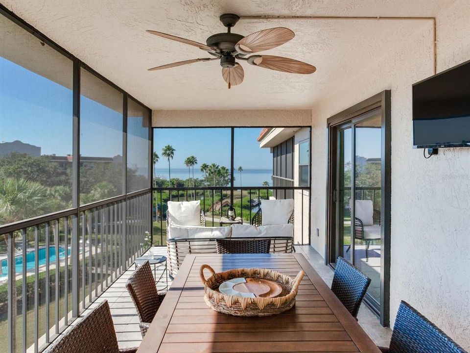 For Sale: $429,000 (2 beds, 2 baths, 1550 Square Feet)