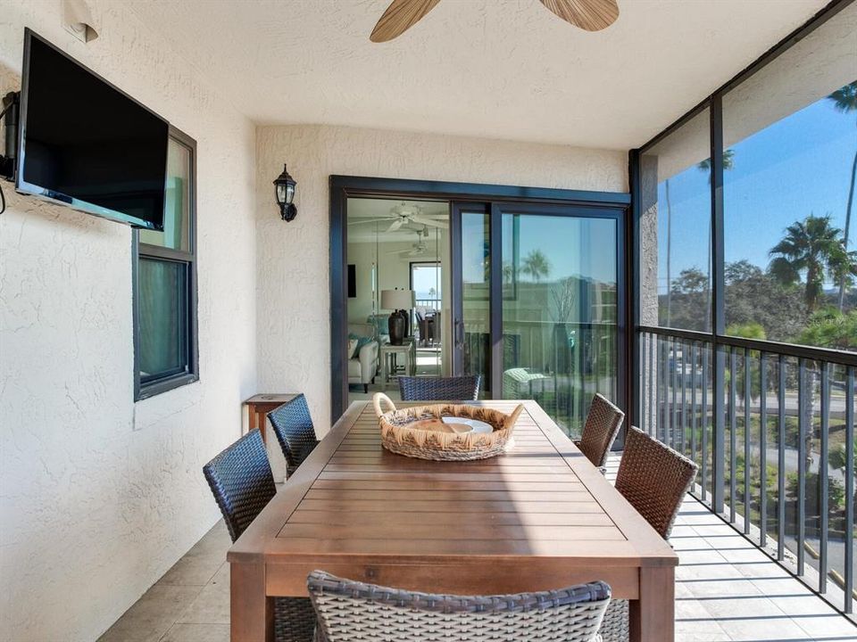 For Sale: $429,000 (2 beds, 2 baths, 1550 Square Feet)