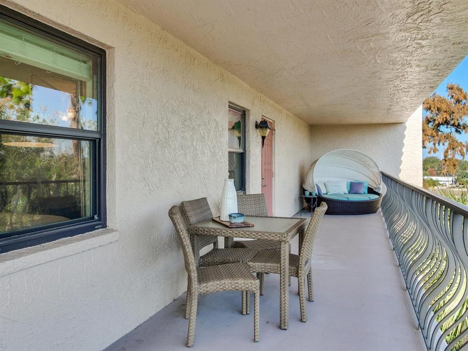 For Sale: $429,000 (2 beds, 2 baths, 1550 Square Feet)