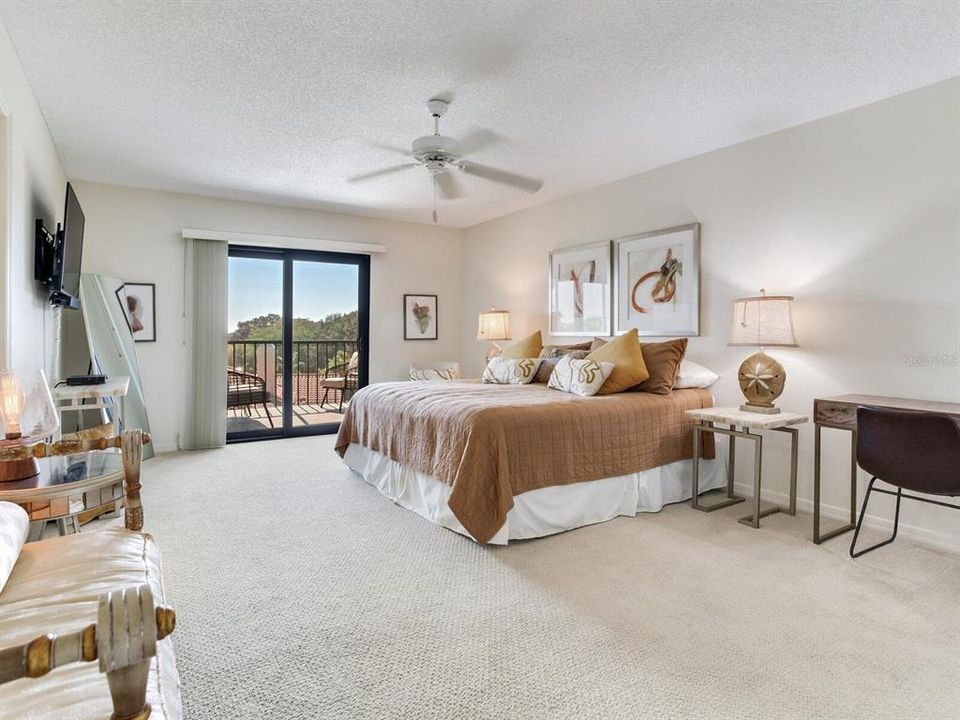 For Sale: $429,000 (2 beds, 2 baths, 1550 Square Feet)