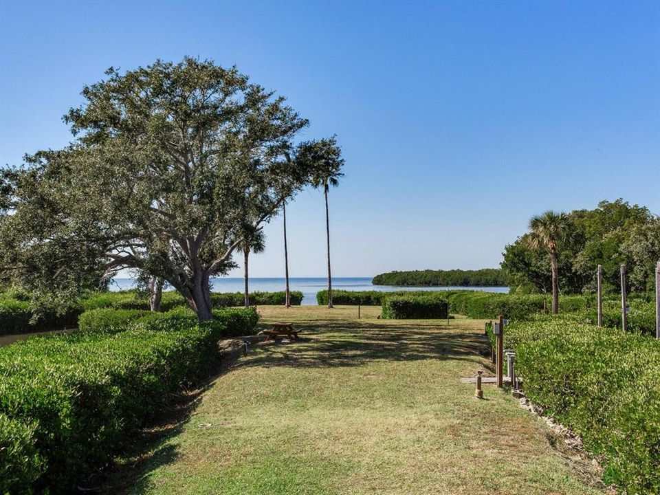 For Sale: $429,000 (2 beds, 2 baths, 1550 Square Feet)