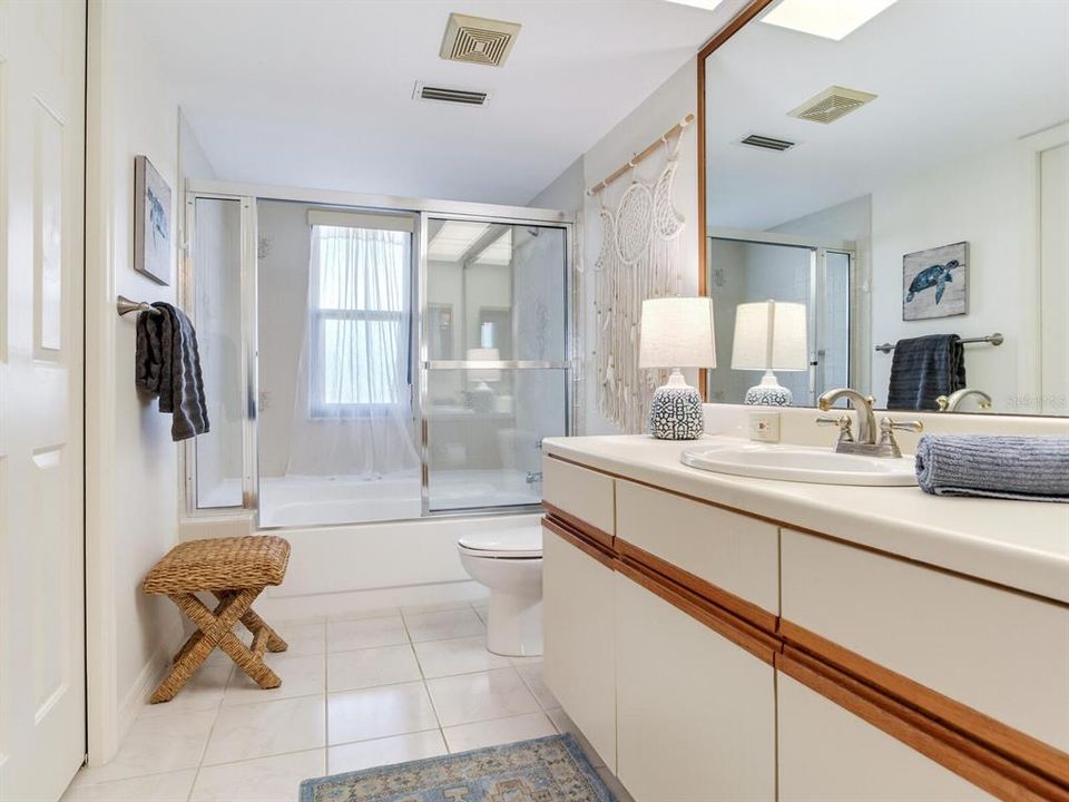 For Sale: $429,000 (2 beds, 2 baths, 1550 Square Feet)