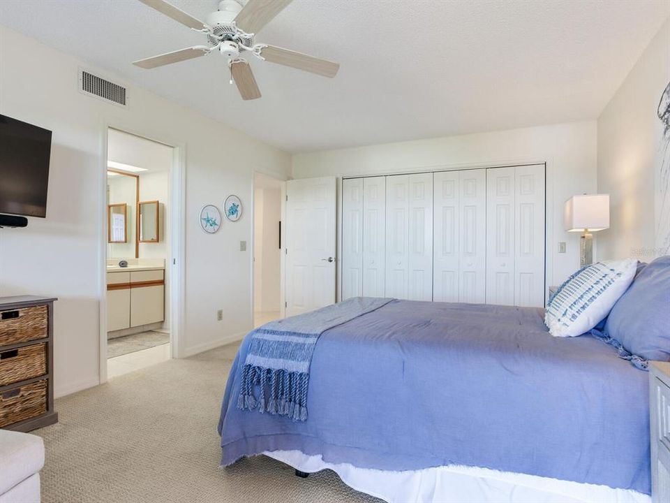 For Sale: $429,000 (2 beds, 2 baths, 1550 Square Feet)