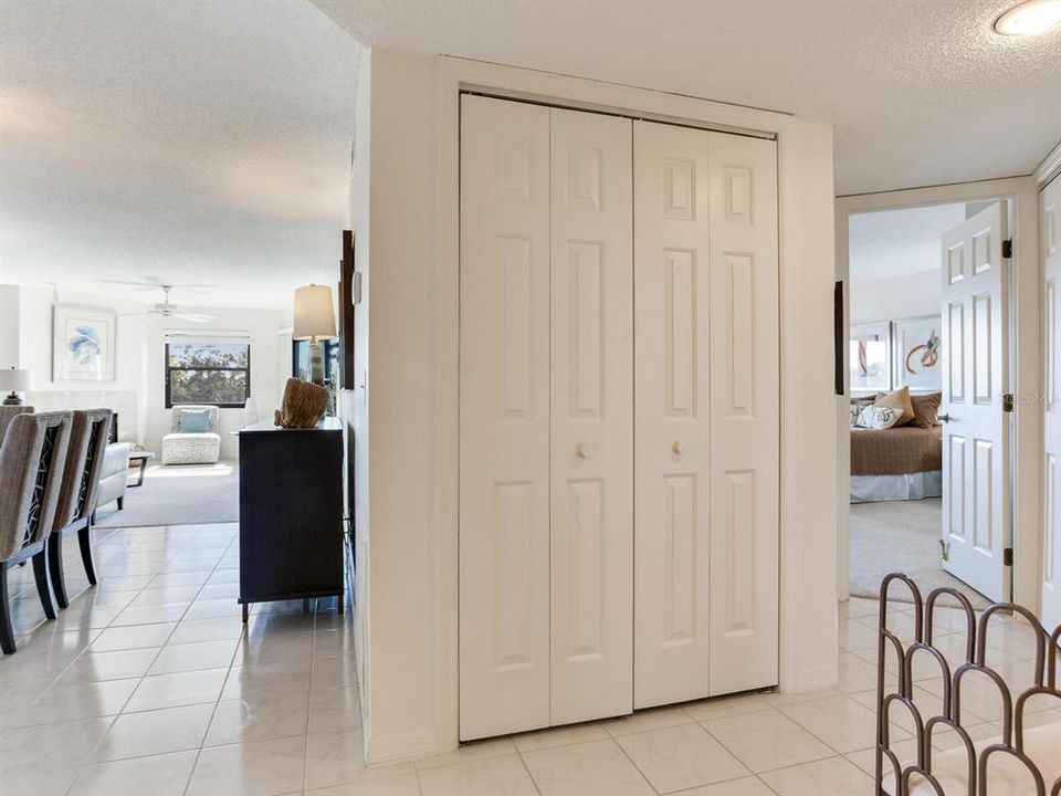 For Sale: $429,000 (2 beds, 2 baths, 1550 Square Feet)