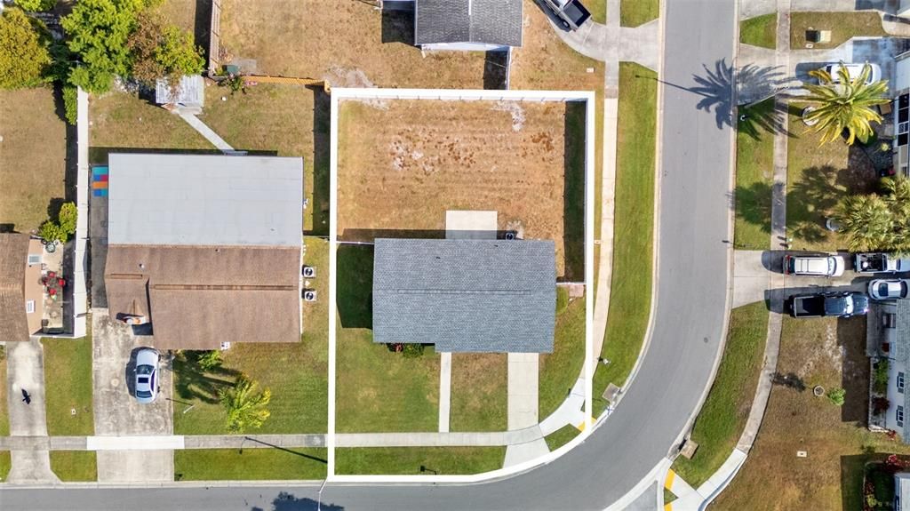 合同活跃: $314,999 (2 贝兹, 1 浴室, 910 平方英尺)