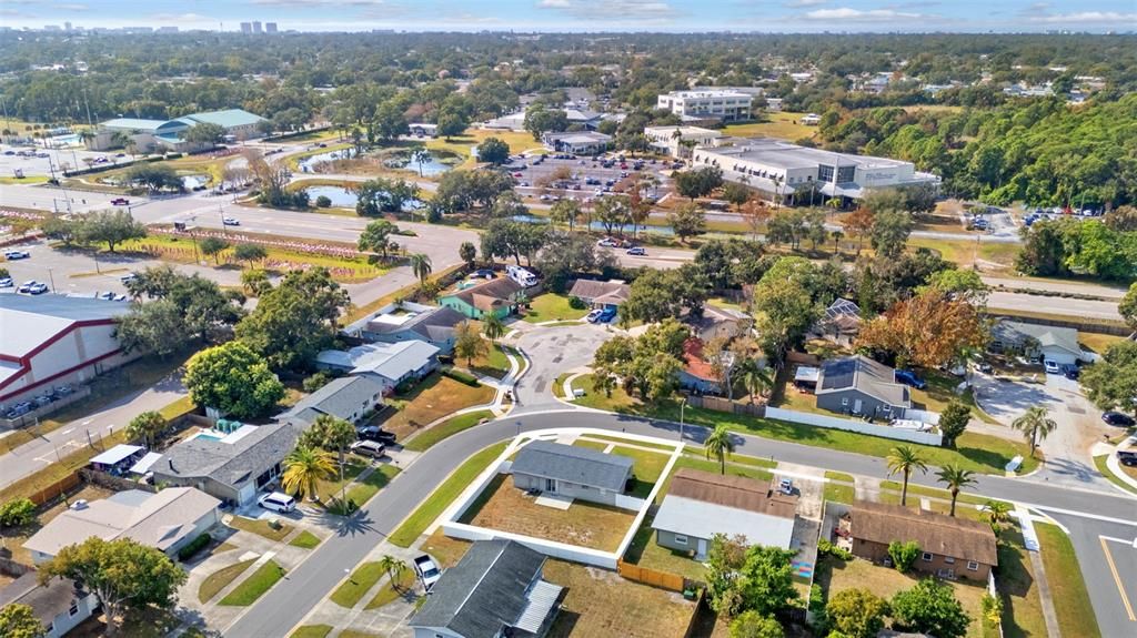 合同活跃: $314,999 (2 贝兹, 1 浴室, 910 平方英尺)