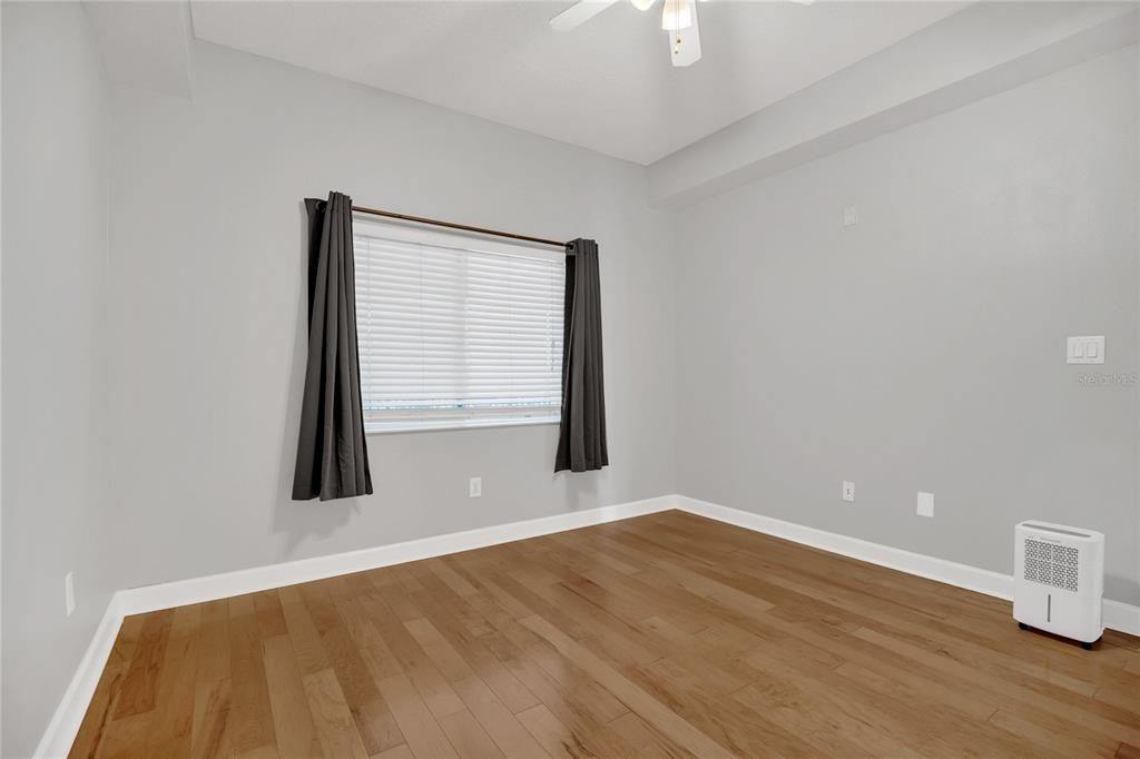 待售: $385,000 (2 贝兹, 2 浴室, 1810 平方英尺)